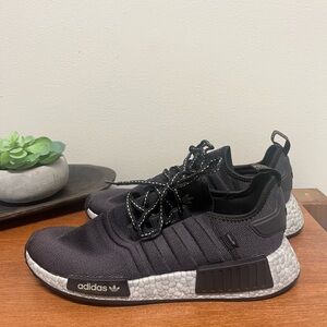 Adidas Running Shoes l Adidas Parley Ocean plastic l Size: US11